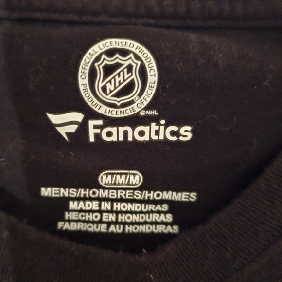 Men's Pittsburgh Penquins long sleeve T. Like new! Medium - Picture 2 of 3